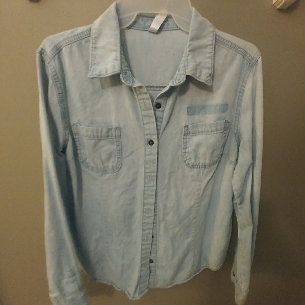 CUTE DISTRESSED JEAN LONG SLEEVE SHIRT